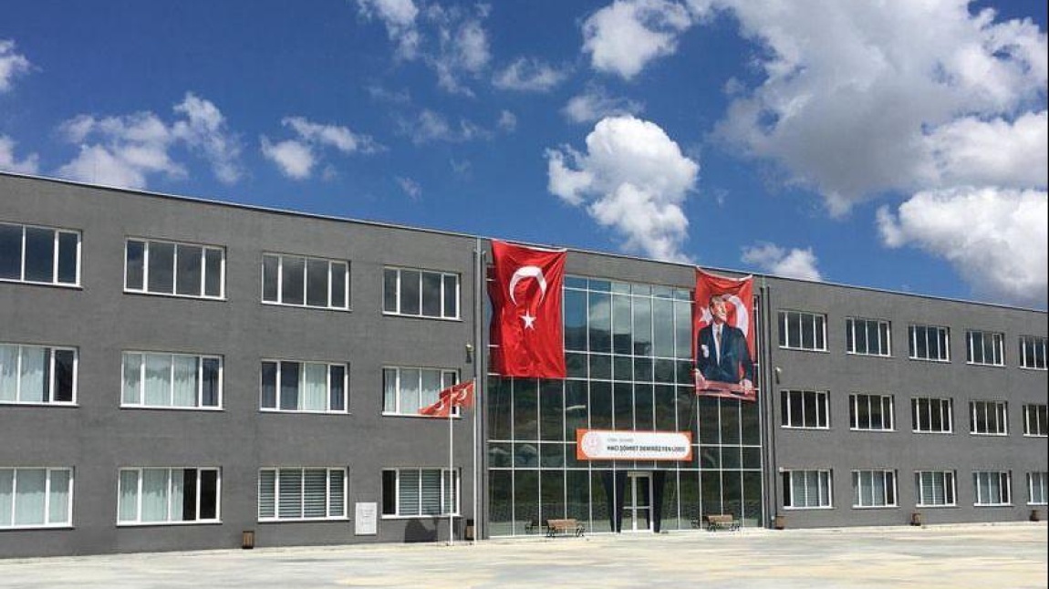 Hacı Şöhret Demiröz Fen Lisesi binası